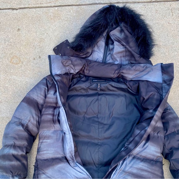 Cozy puffy down filled BCBG hooded jacket. Size XS - Picture 3 of 4